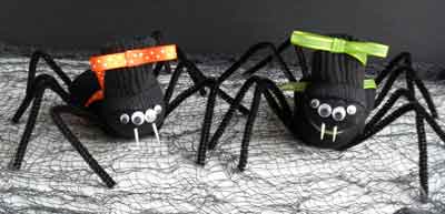 Make your own no-sew tube sock sock spiders. Make them for kids or let the kids make them. Better yet, make it a family sock craft day and create a family of adorable creepy crawly sock spiders.