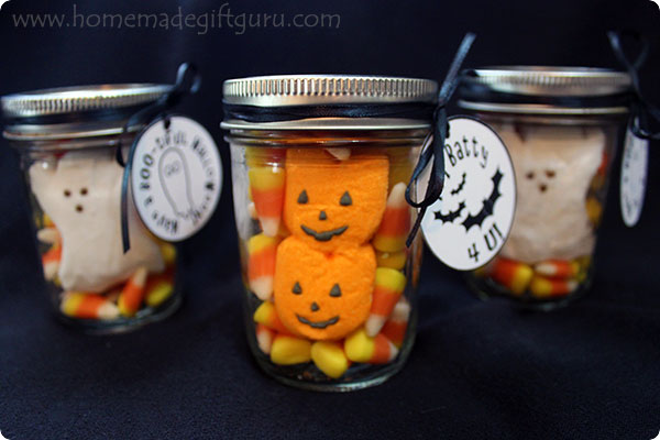 Creating these little jar gifts full of Halloween spirit is simple, especially with the free Halloween printables included...