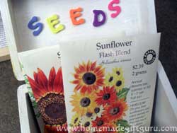 This is a great homemade gift idea for a gardener and/or a Mother's Day gift...
