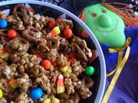 You may also like this delicious sweet and salty candy corn studded Halloween popcorn. Yum!