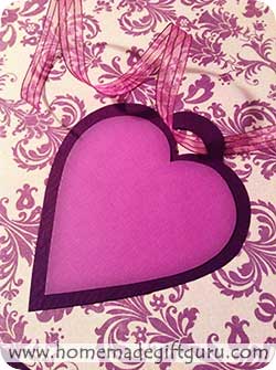 Free gift tags in the shape of hearts!