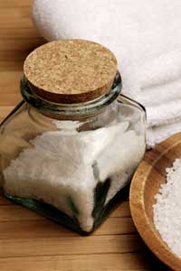 Homemade bath salts make wonderful bath and body gifts!