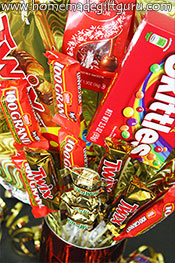 This DIY candy bouquet is exploding with candy!